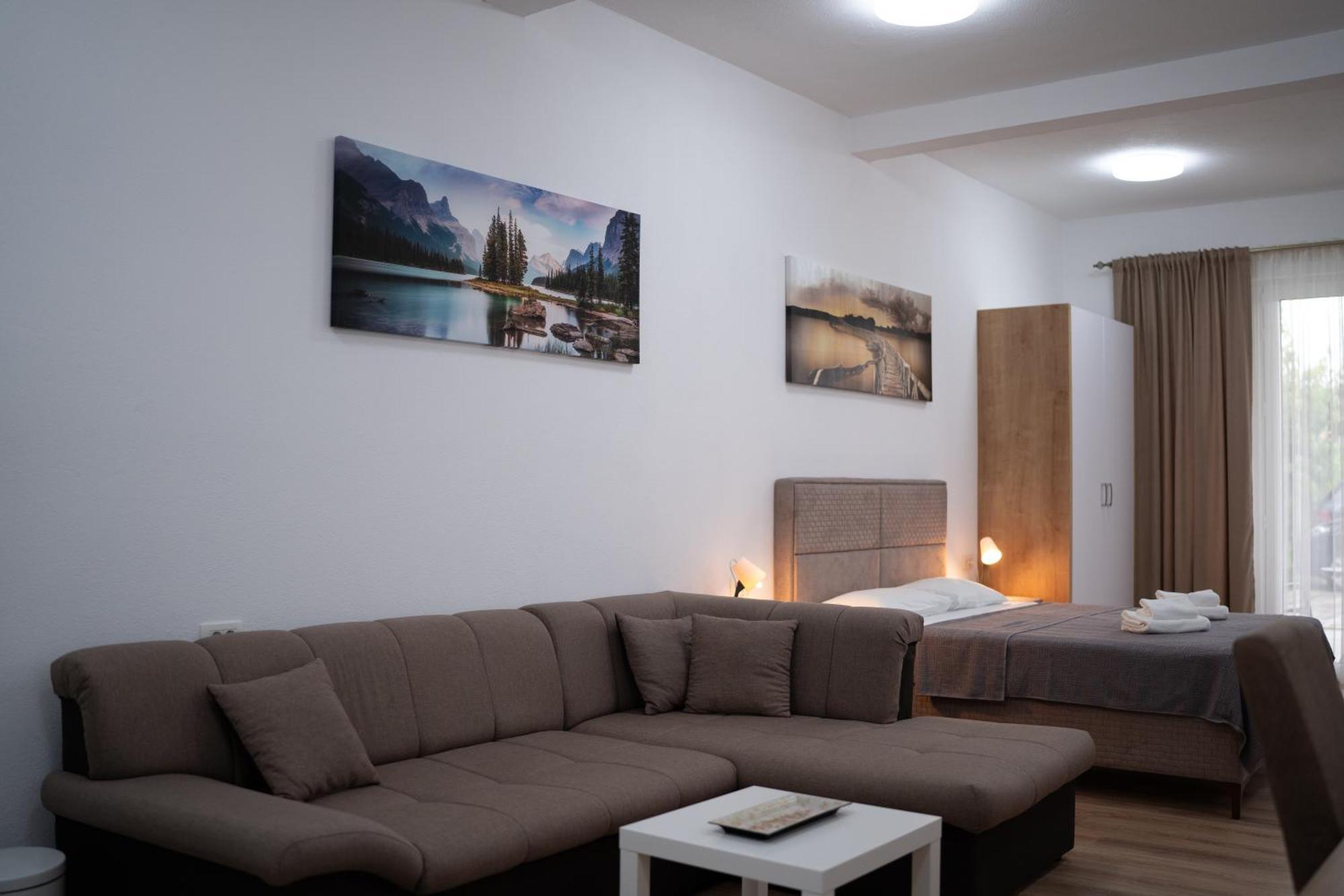 Dane Apartment Airport Podgorica Mitrovici  Esterno foto