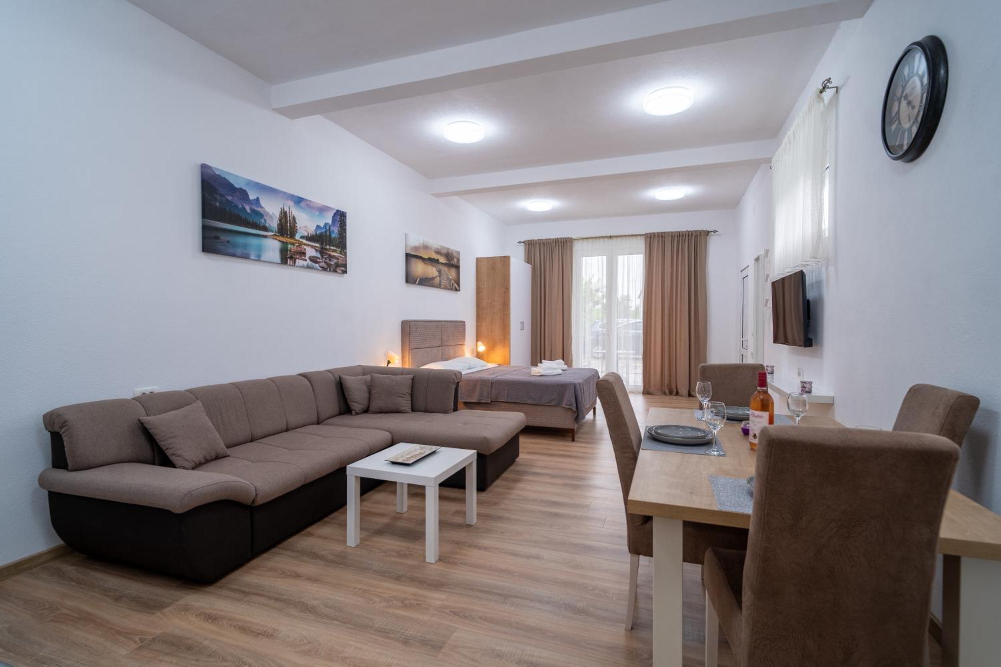 Dane Apartment Airport Podgorica Mitrovici  Esterno foto